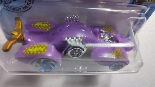 Hot Wheels. Vehículo Knight Draggin, Street Beasts. 2020. (Usado)