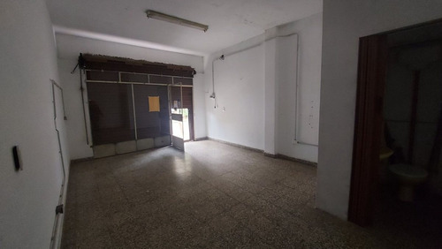 Local Comercial Castelar Cerca De Centro Comercial