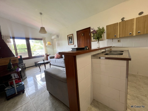 Alquiler De Hermosa Y Sólida Casa En Balneario La Coronilla, Excelente Ubicación A 3 Cuadras Del Mar, 2 Dormitorios, 2 Baños, Amplio F¡jardín Y Terreno