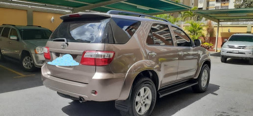 Toyota Fortuner .