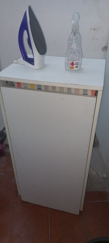 Imagen 4 de 7 de Mueble De Planchado Platinum En Perfecto Estado. Oferta!