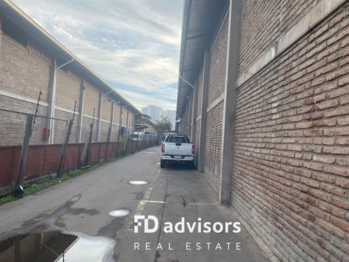 Arriendo De Bodega 1.947 M2 - Macul