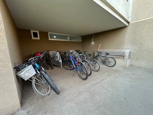 Metro Departamental- Primera Av. 1336; 2d+1b+1est+bod; Codjc