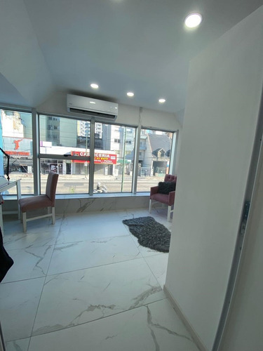 Oficina En Venta Ubicado En Banfield, Lomas De Zamora