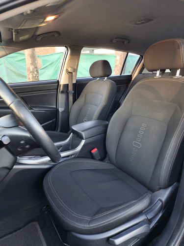 Imagen 10 de 17 de Kia Sportage 2011 2.0 Ex 2wd 163cv At