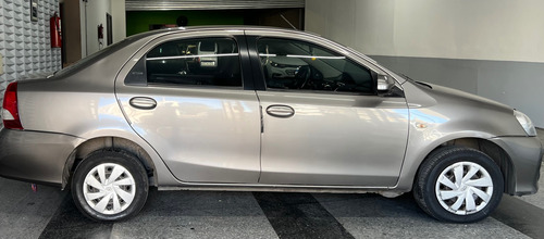Toyota Etios 1.5 Sedan Xs