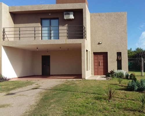 Venta Casa 3 Dormitorios Villa Catalina 