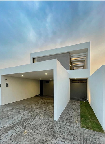 Casa En Venta En Residencial Dzitya, Merida.