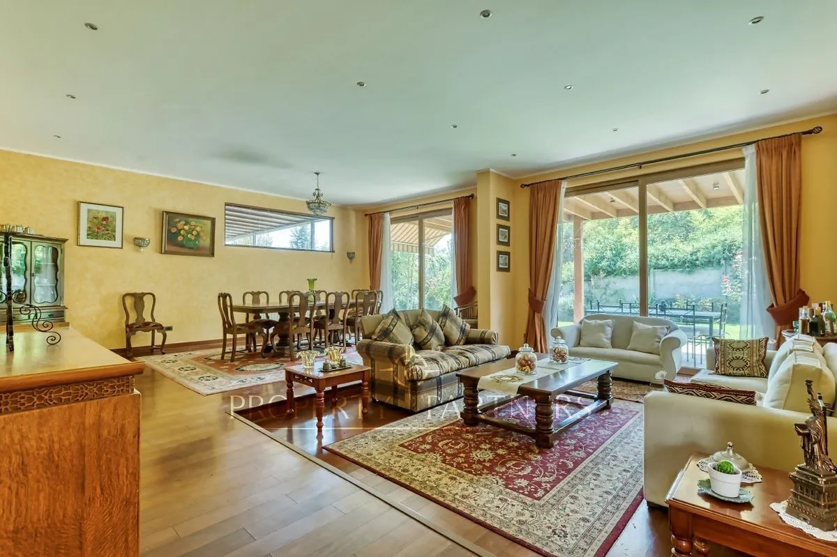 Imagen 4 de 30 de Amplia Casa En Venta Estilo Chileno En La Reina