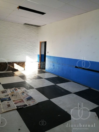 Imagen 5 de 10 de Local Comercial En El Centro De Malodonado, Ideal Para Depósito, Restaurante O Colegio.