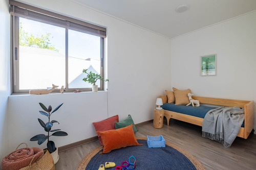 Impecable Casa Remodelada Pareada (almendros)