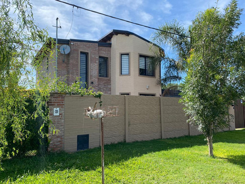 Casa En Venta De 3 Dormitorios Con Pileta En Roldan - Acequias Del Aire
