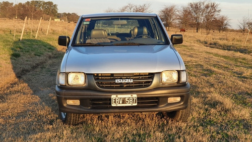 Imagen 2 de 23 de Isuzu Pick-up 2003 2.8 Turbo Ls D/c 4x2
