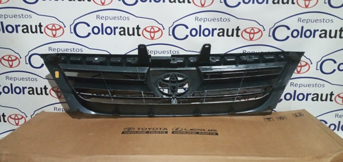 Imagen 4 de 7 de Parrilla Central Toyota Fortuner 2006-2008 Original