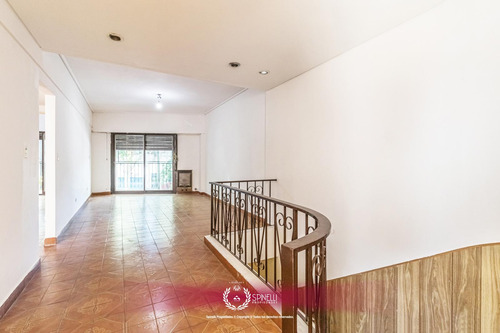 Venta Casa 4 Ambientes Local 246m² Construidos Sobre Terreno De 95m² Usaa 821m² Vendibles