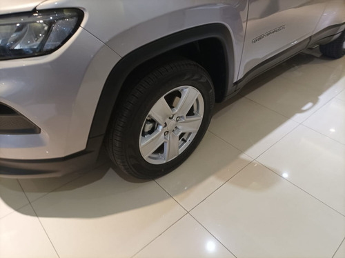 Imagen 4 de 25 de Compass Sport T270 2023*