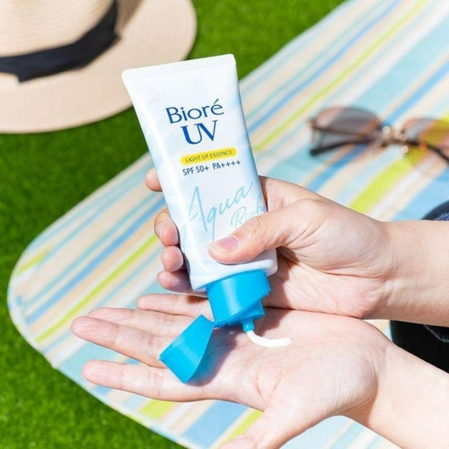 Bioré Uv Light Up Essence Aqua Rich Spf 50 Pa ++++ (70g)
