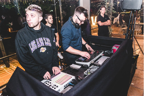 Servicio Alquiler Dj Sonido Luces Organización Para Eventos
