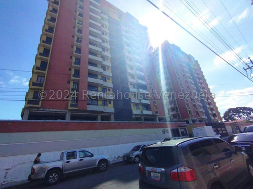 Daniela Linarez Vende Apartamentos Moderno Con Planta Electrica Pisos De Porcelanato Piscina Salon De Fiesta Vigilancia 24 Horas En Conjunto Bellocampo Avenida Rotaria Zona Oeste Barquisimeto Lara 