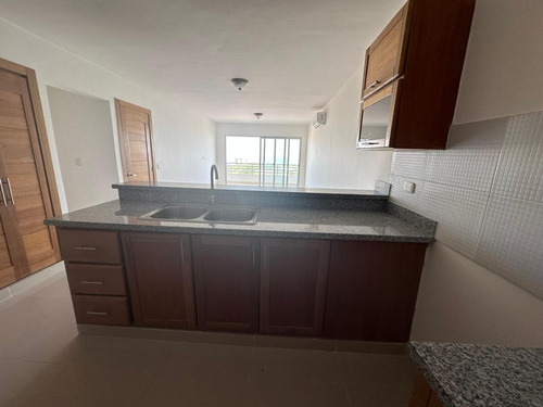 Apartamento De 2 Habitaciones Ubicado En Zona Universitaria