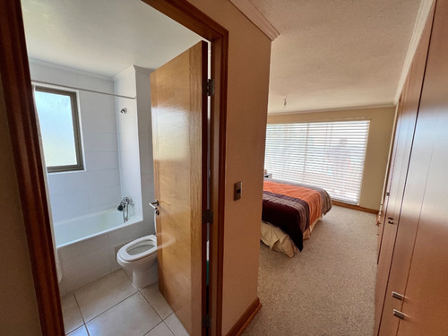 En Venta Amplio Depto Con Vista A Laguna Grande De San Pedro