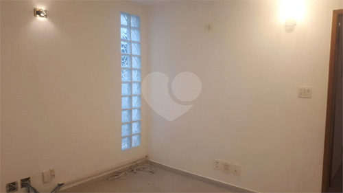 Imagem 16 de 30 de Casa Residencial Ou Comercial Reformada Com 6 Salas Amplas + 2 Vagas !!! - Reo120126
