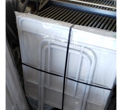 Mesa Cuadrada De Caño Con Tapa Plástica De 75cm
