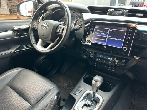 Toyota Hilux 2.8 D-4D TURBO DIESEL CD SRX 4X4 AUTOMÁTICO