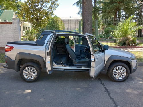 Imagen 4 de 22 de Fiat Strada 1.6 Adventure Cd Pack Top Locker 2018
