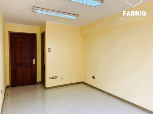 Arriendo Linda Oficina, Incluye G.comun