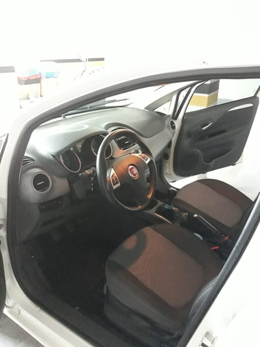 Vende-se Fiat Punto 1.4 Attractive Flex 5p