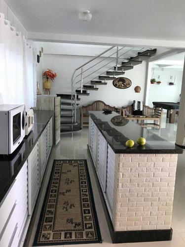 Imagem 17 de 21 de Casa Mobiliada Com 04 Suítes + 04 Dormitórios, Piscina, Quiosque Com Churrasqueira, Praia Do Estaleiro, Balneário Camboriú, Sc - Ca00013 - 68779164