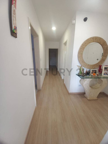 Apartamento En Alquiler Resd Alpes Urb Las Salias San Antonio
