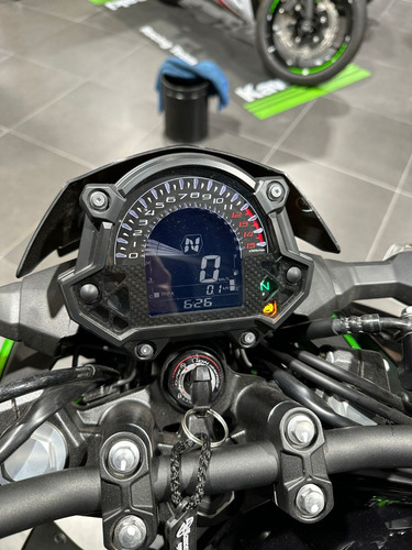 Imagen 9 de 25 de Kawasaki Z400 0km 2023