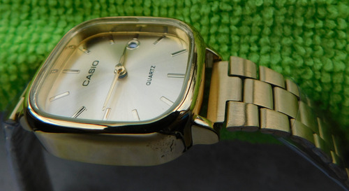 Casio Peq 26 Mm Relógio Mov't 3298 Made In Japan Leia S/ Uso Dourado Dourado Dourado (Usado)