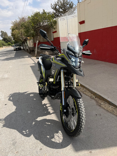 Moto Semi Nueva, Todo En Regla De Papeles Todo Funciona Bien