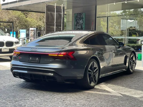 Audi E-tron rs e-tron