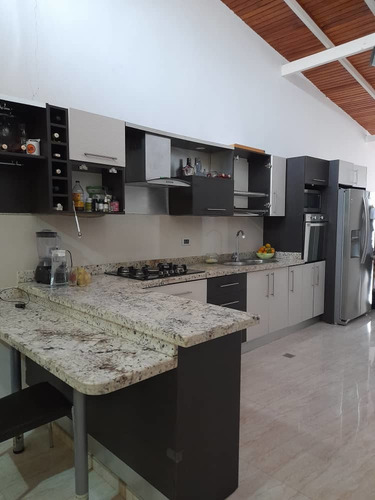 Imagen 2 de 10 de Casa En Venta San Diego Valle De Oro Amoblada De Lujo Gavip