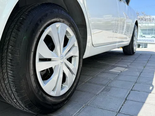 Nissan Versa 1.6 Sense Mt