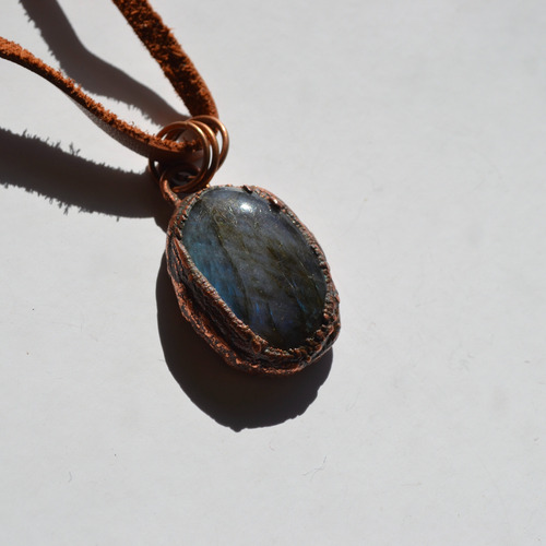 Collar Piedra Labradorita, Cuero, Joyeria De Autor, Cod1