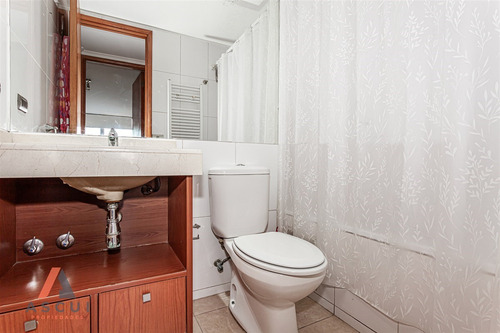 Departamento En Venta De 2 Dorm. En Las Condes