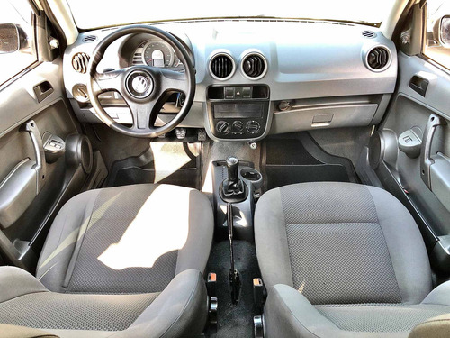 Imagem 7 de 11 de Volkswagen Gol 2011 1.0 Titan Total Flex 5p