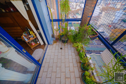 Departamento De 2 Ambientes De 53,73 M2. Piso Alto, Balcón. Cochera Fija. Apto Profesional. Flores