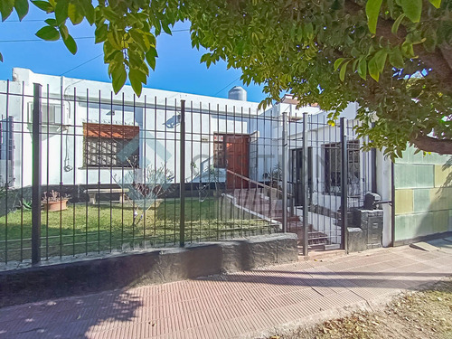 Amplia Casa De 3 Dormitorios En Colinas De Velez Sarsfield Con Appto Bancor