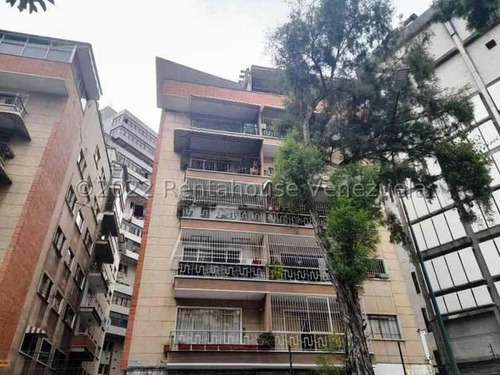 En Venta Apartamento Totalmente Remodelado En Bello Campo 23-13760