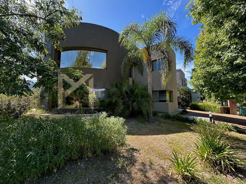 Casa  En Alquiler En Los Sauces, Nordelta, Tigre