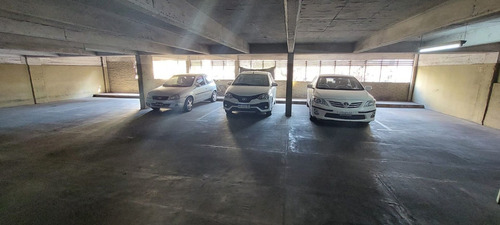 Imagen 4 de 8 de Cochera Fija Cubierta En Recoleta 12,9m2