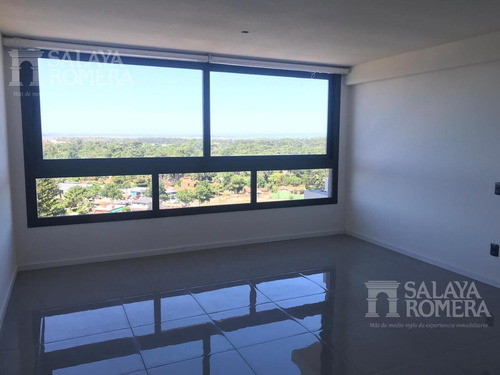 Imagen 3 de 6 de Amplio Monoambiente En Venta Con Inmejorables Vistas A La Mansa De Punta Del Este