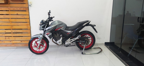 Imagem 2 de 7 de Honda Twister 250 F 2018 Prata Tebi Motos