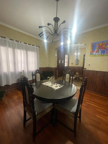 Chalet De Estilo En España 1100